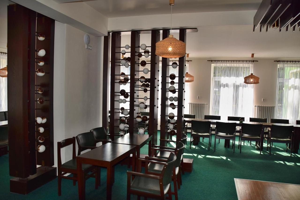 הודונין Hotel Forestyma מראה חיצוני תמונה