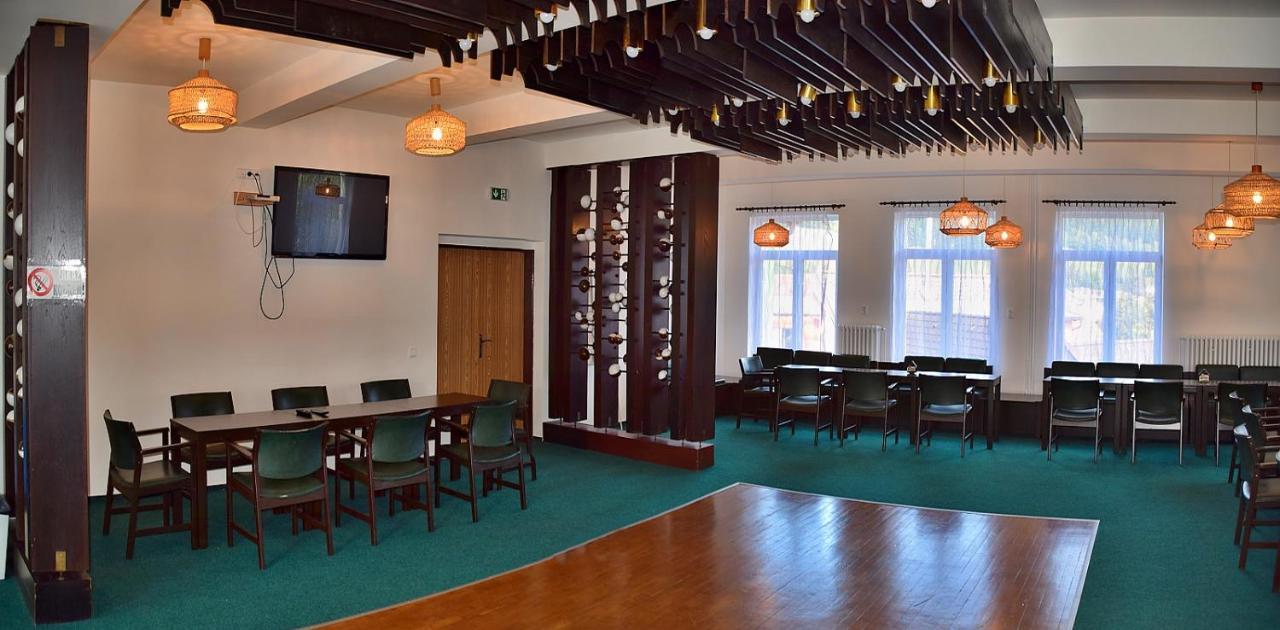 הודונין Hotel Forestyma מראה חיצוני תמונה